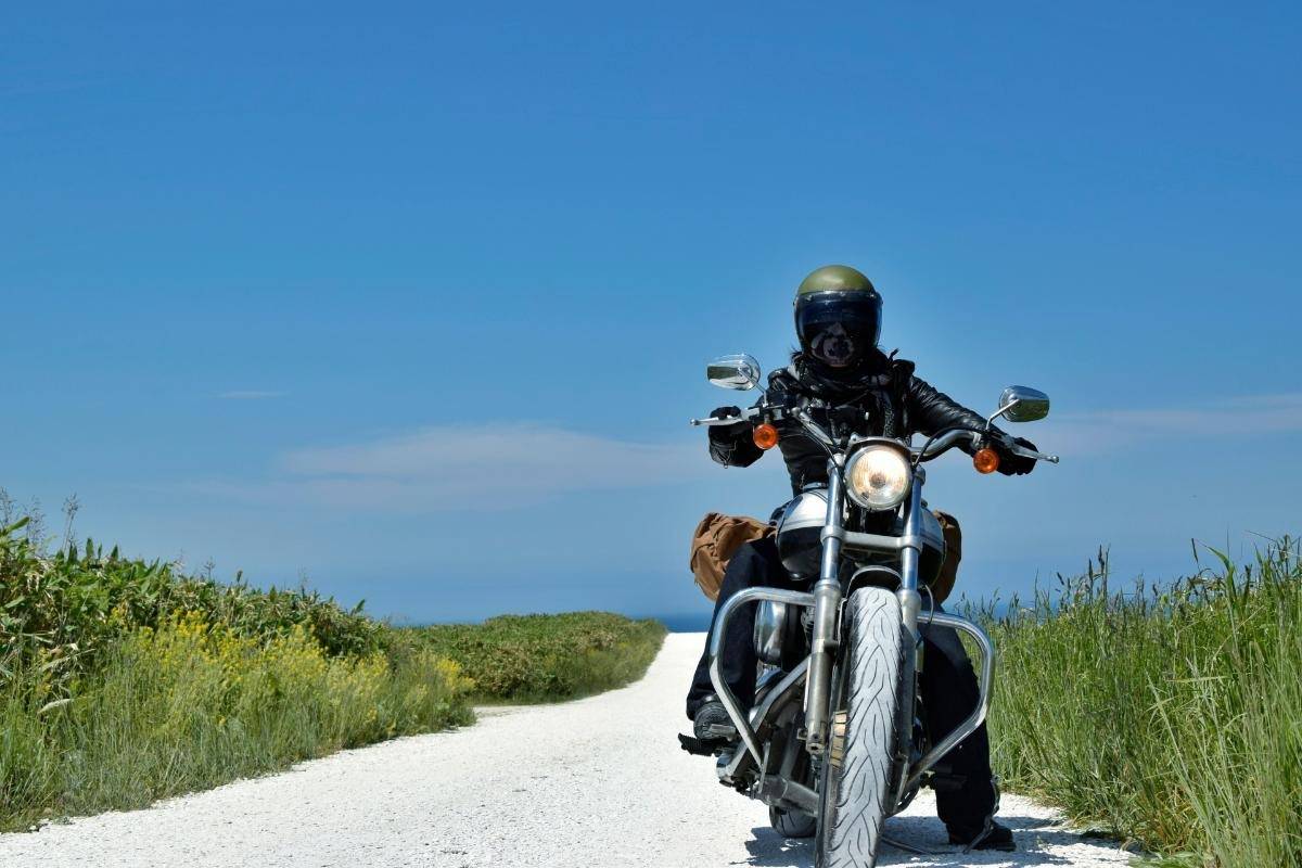 レンタルバイクを条件で選ぶ保険補償の違いと事故時の対応法